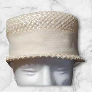 Vintage UNION MADE BT 370887 Pill Box Straw Hat White